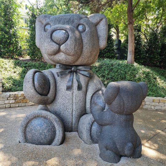 Teddy Bear Statues in Lakeside Park