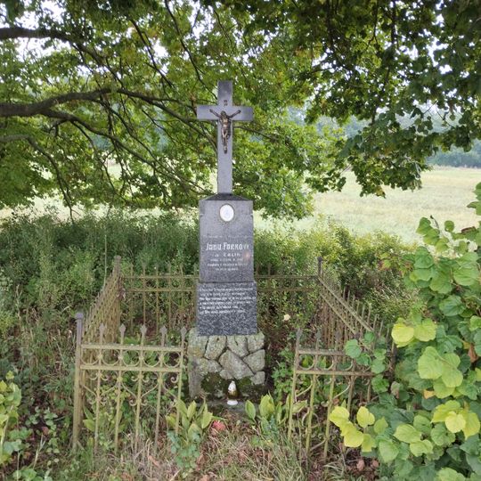 Kříž u cesty na Zvíkov