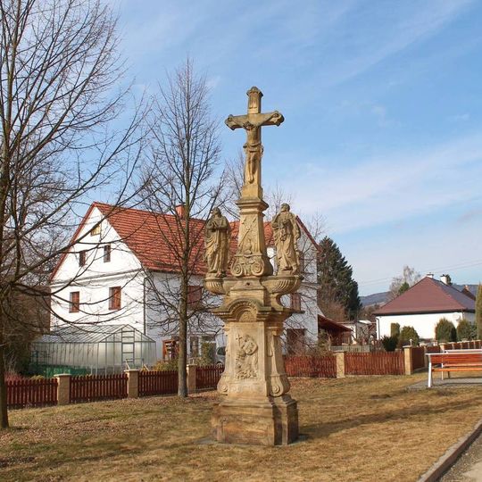 Kříž se sousoším Kalvárie v Horní Libině u kostela