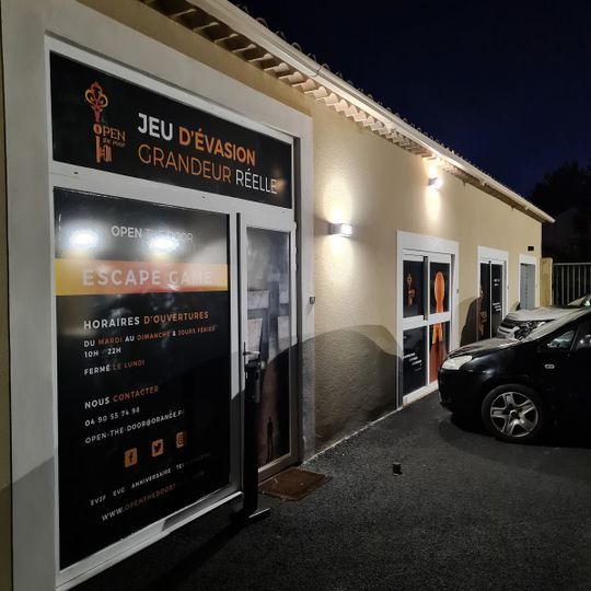 Open The Door Escape Game