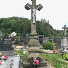 Hřbitovní kříž na hřbitově ve Vladislavi