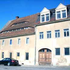 Wohnhaus in geschlossener Bebauung mit Toreinfahrt Goethestraße 18