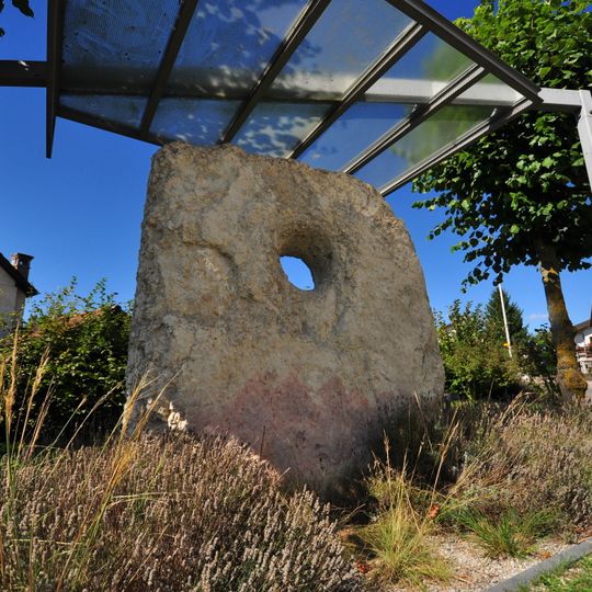 Courgenay holed stone