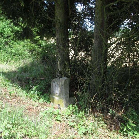 Pomník jižně od Starého Plzence