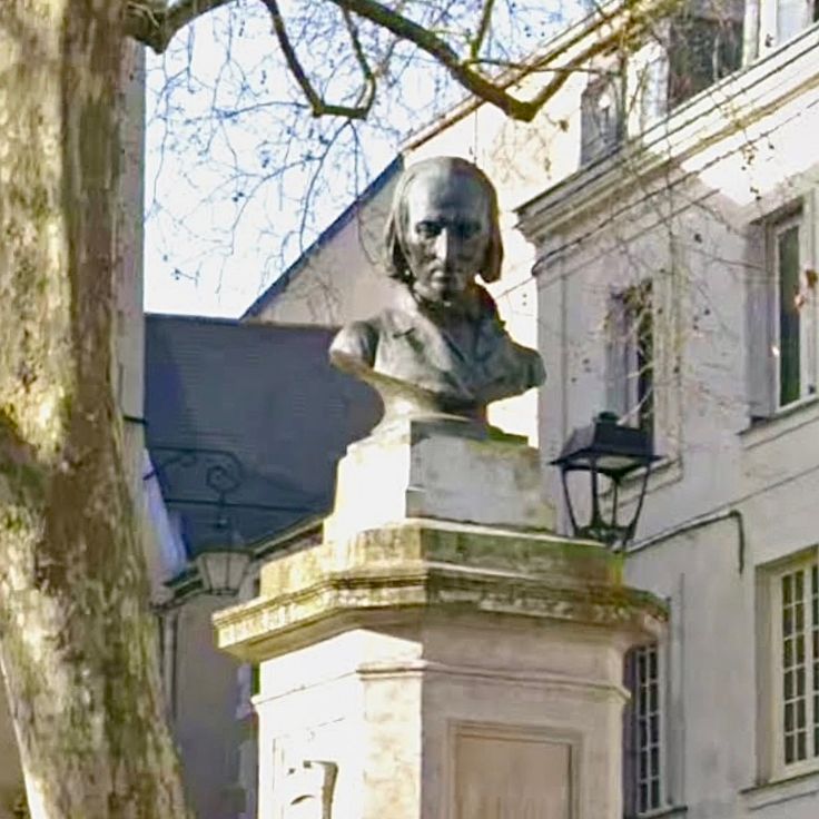 Buste du docteur Garnier