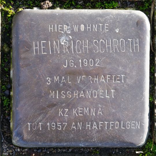 Stolperstein en memoria de Heinrich Schroth