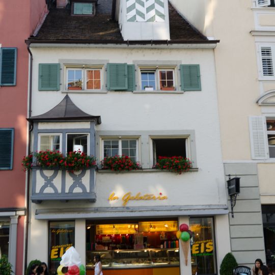 Wohn- und Geschäftshaus