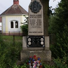 Pomník padlým v Chocenicích