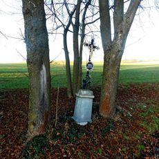 Kříž u silnice mezi Novým Rychnovem a Milíčovem