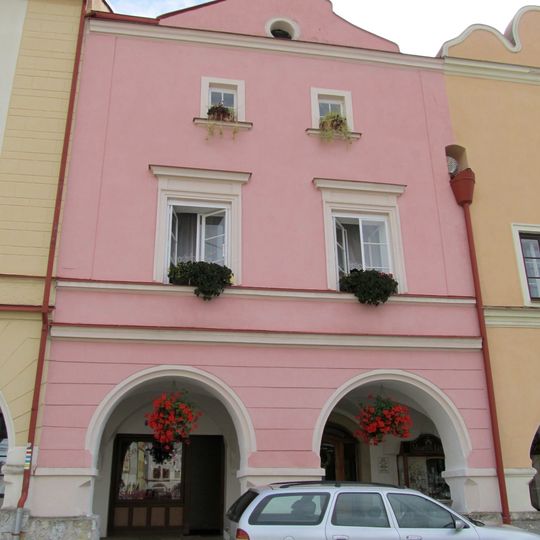 Husovo náměstí 1229