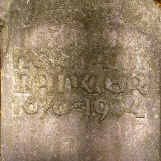 Památník Hermanna Langera v Oskavě na okraji lesa