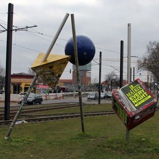 Multipart sculpture at  Warschauer Straße