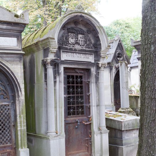 Grave of Valabrègue-Vivier-Deslandes