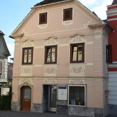 Wohn- und Geschäftshaus