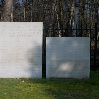 ‘Joods grafmonument’ (2)