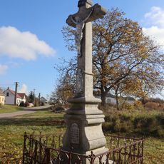 Kříž na jižním okraji Bačic