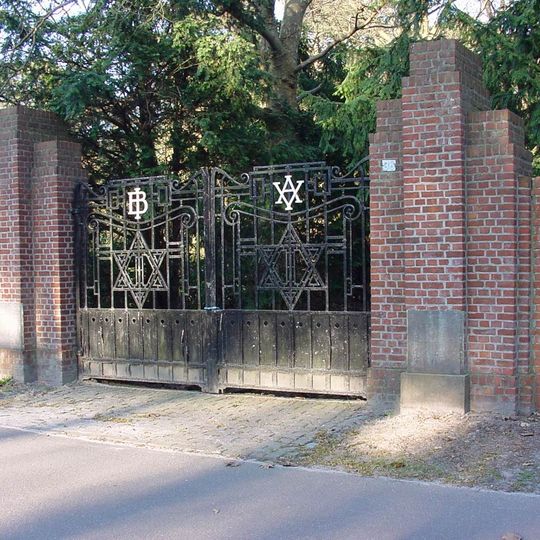 Joodse begraafplaatsen van Putte