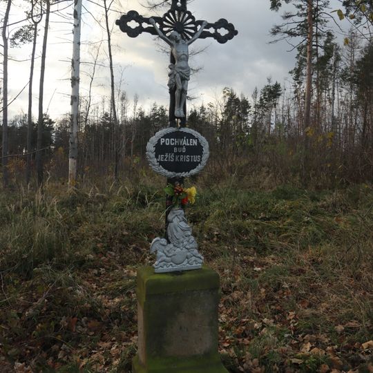 Kříž u silnice 351 u Račerovic