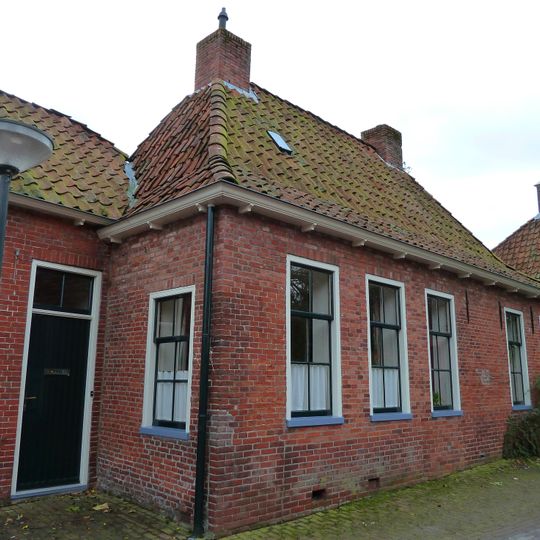 Woning onder schilddak