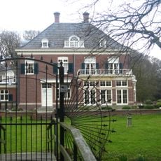 Villa Ruys, Tuin- en terrasaanleg