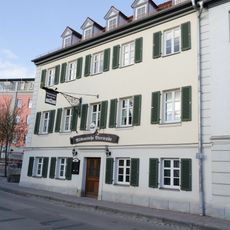 Schalkhäuser Straße 8, 10