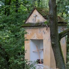 Výklenková kaple severozápadně od Železné