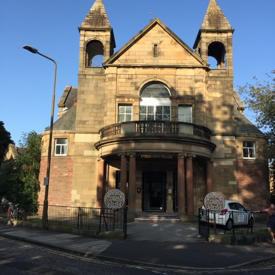 Edinburgh, Morningside, 1, 1a Nile Grove, Braid Church