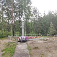 Братская могила советских воинов, погибших в боях с фашистскими захватчиками (Гимолы)