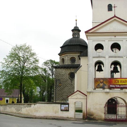 Ogrodzenie murowane wokół kościoła św. Bartłomieja w Staszowie
