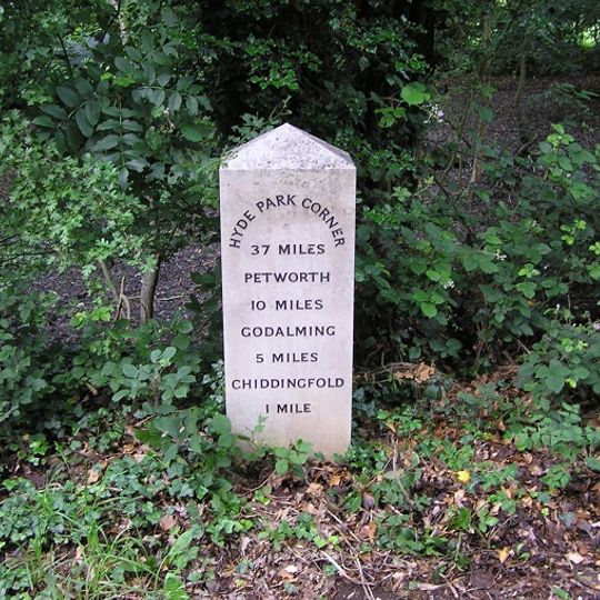 Milestone, N End Farm, NW of North bridge