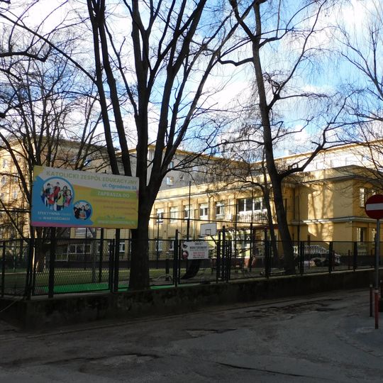 Budynek szkolny przy ulicy Ogrodowej 3A