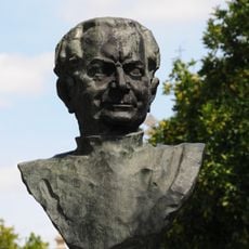 Bust of Alberto Cruz