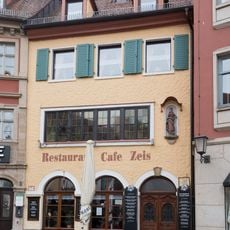 Wohn- und Geschäftshaus