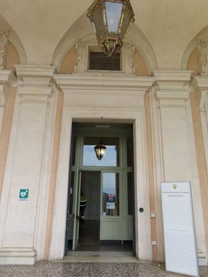 Entrance 1