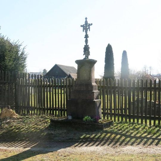 Kříž u domu 5 v Hlemýždí