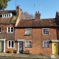 10 11 12, Middle Church Lane