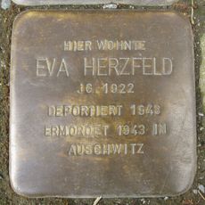 Stolperstein en memoria de Eva Herzfeld