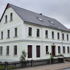 Buchdruckerei Hübschmann; Wohnhaus in offener Bebauung Hauptstraße 46