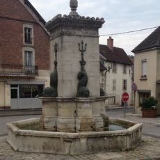 Fontaine aux dauphins de Conliège