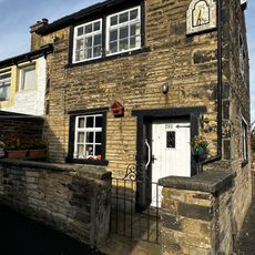 392, Hollingwood Lane