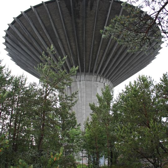 Parolanpuisto water tower