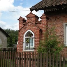 Kapliczka przydrożna, przy posesji nr 68