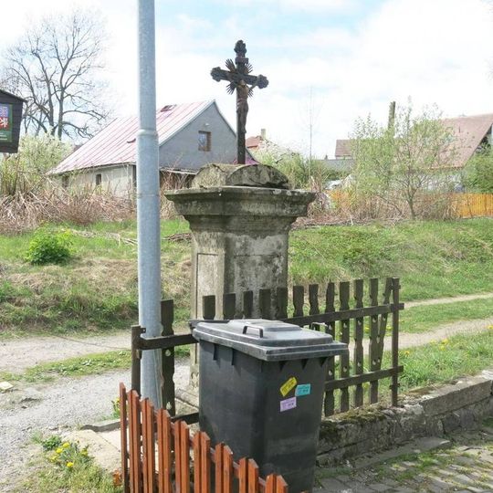 Kříž u domu Palackého 180 v Kamenickém Šenově