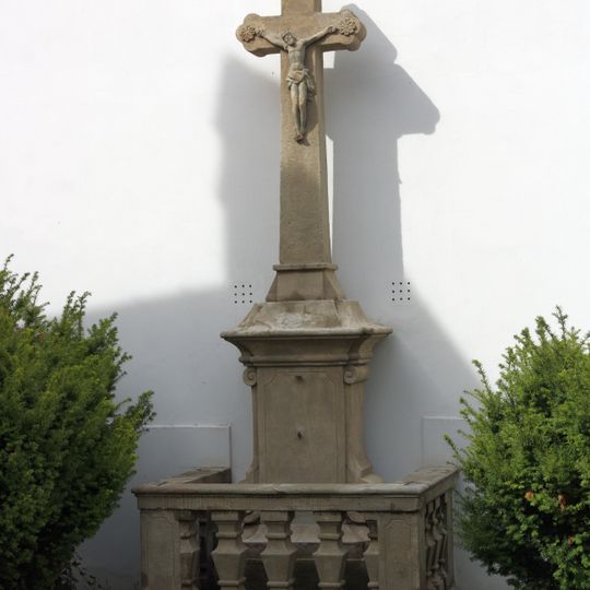 Kamenný kříž v Malešovicích