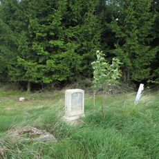 Kříž severně od Číhané u lesa