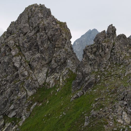 Niżnia Widłowa Turnia