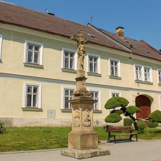 Kříž v Úsově na náměstí Míru
