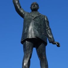 Statue of Santos da Cunha