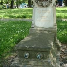 Grabmal Franz Xaver Rewitzer im Park der Opfer des Faschismus