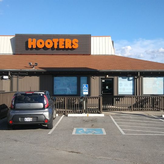 Hooters